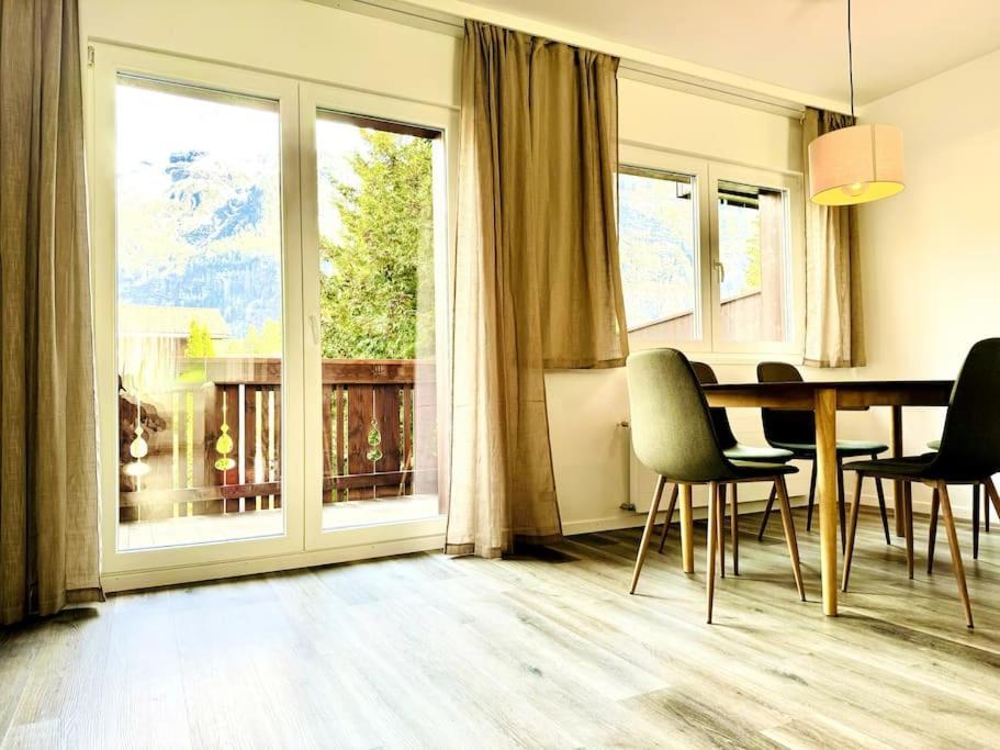 Bellevue & Classy Mountain View Apartment Кандерстег Екстериор снимка