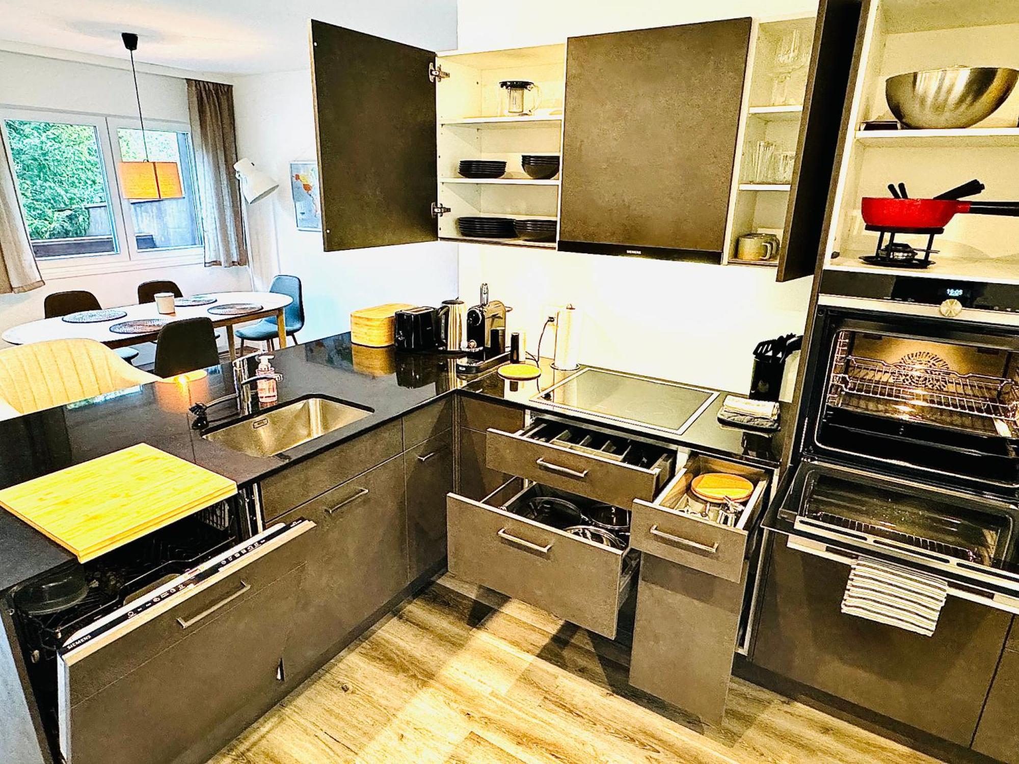 Bellevue & Classy Mountain View Apartment Кандерстег Екстериор снимка